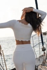Лонгслив Off Shoulder Crop Ivory Лонгслив Off Shoulder Crop Ivory